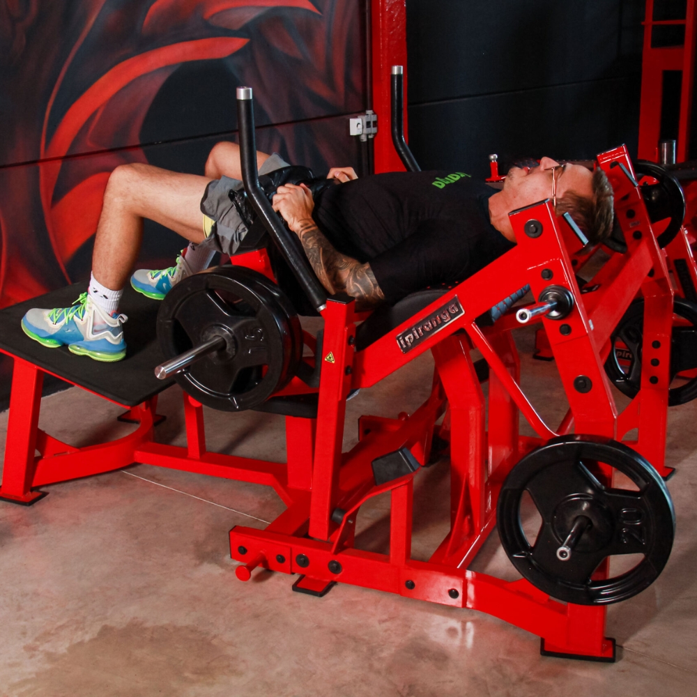 2 Elevação Pélvica Plate-Loaded Glute Drive