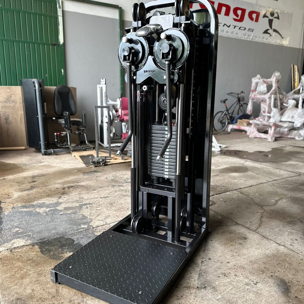 3 Standing Multi Flight – Elevação Lateral em Pé com Peitoral