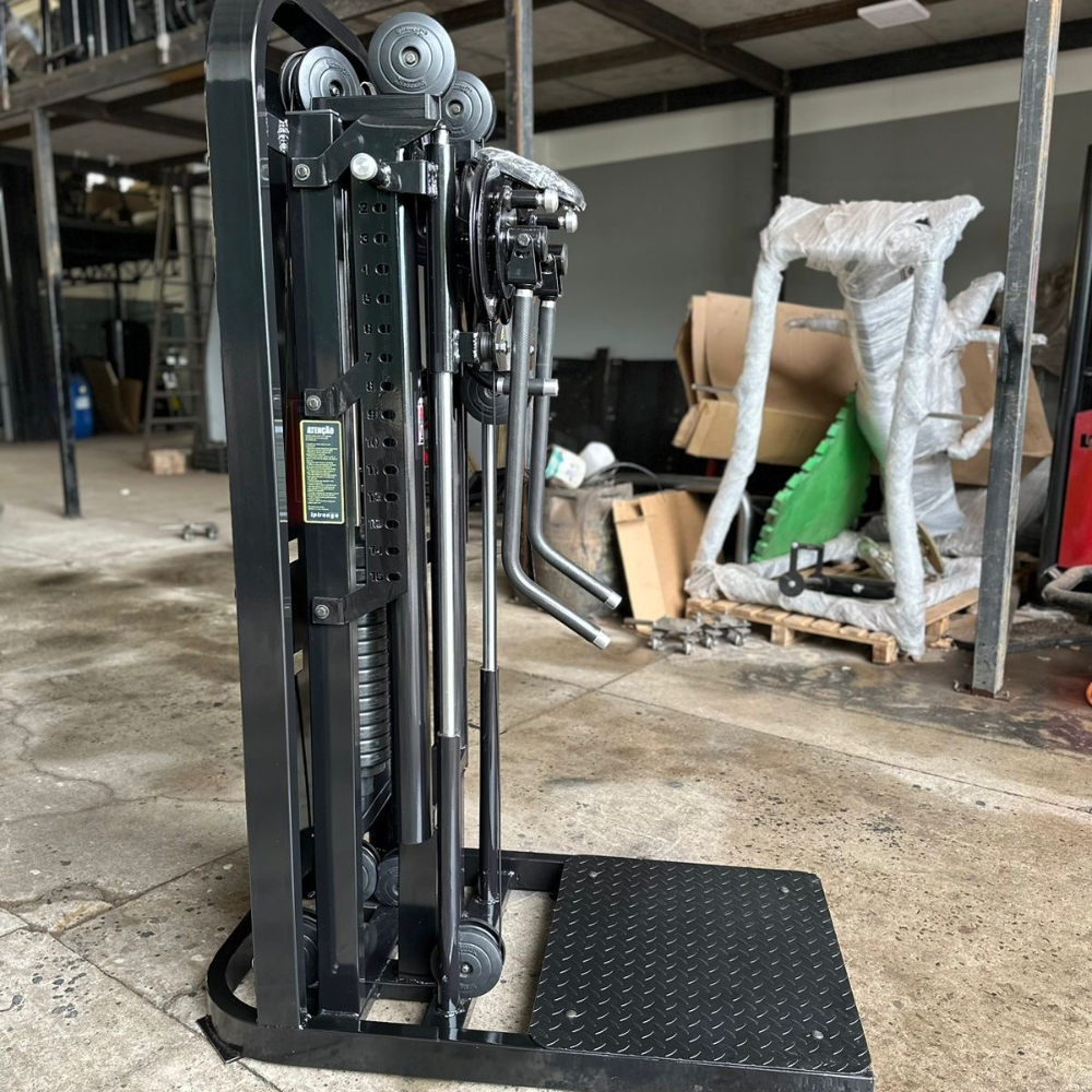 4 Standing Multi Flight – Elevação Lateral em Pé com Peitoral