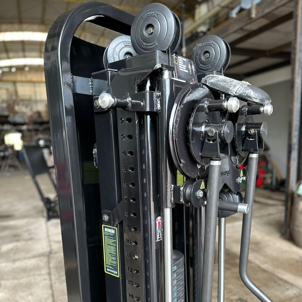 5 Standing Multi Flight – Elevação Lateral em Pé com Peitoral