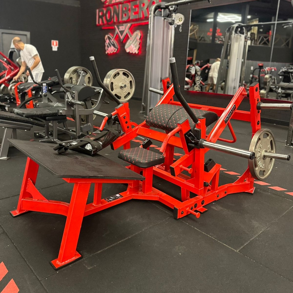 Elevação Pélvica Plate-Loaded Glute Drive